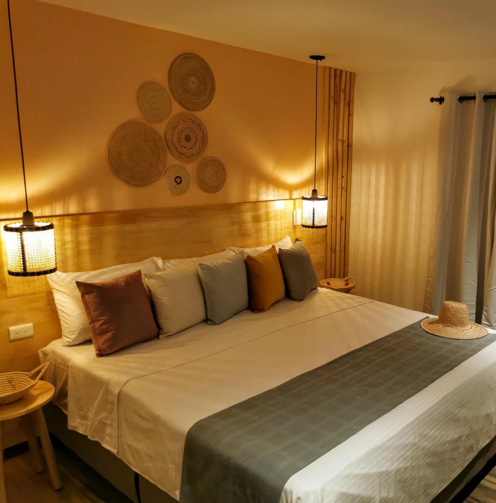 Deluxe King Room,1546853416:JPEG