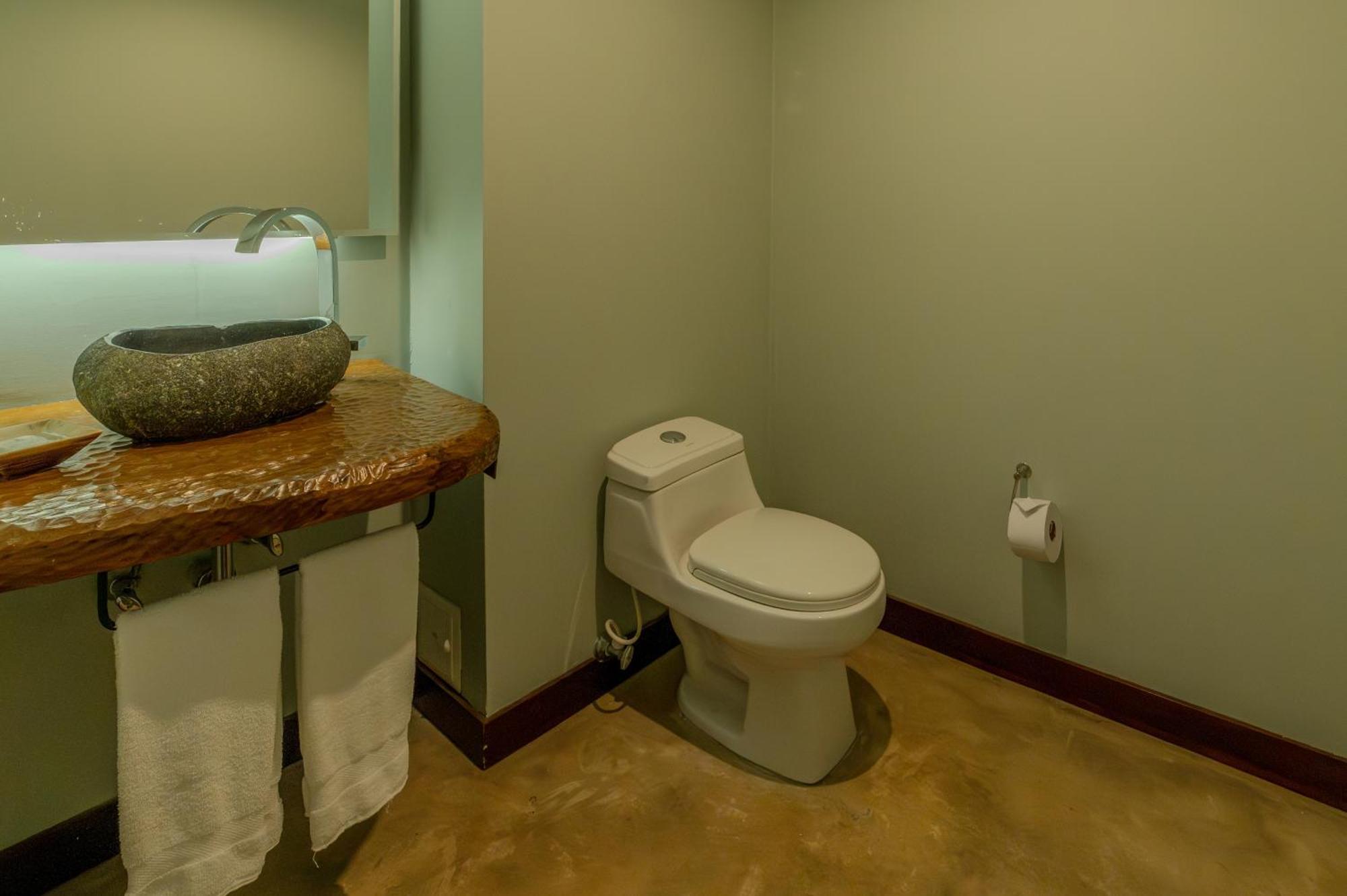 Exclusive Suite,1609724421:JPEG