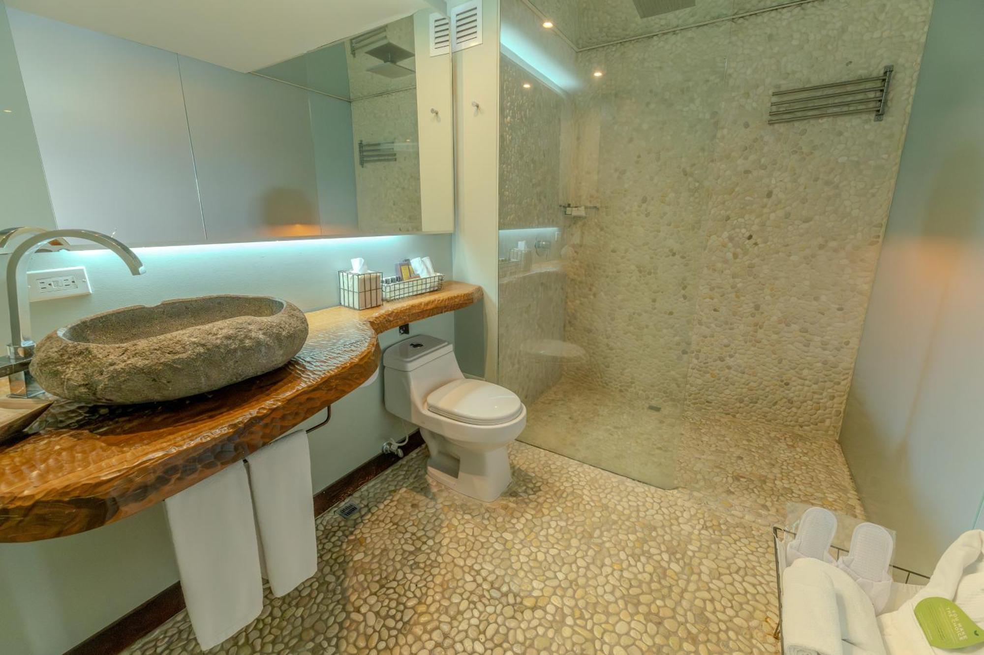 Junior Suite,1624758495:JPEG