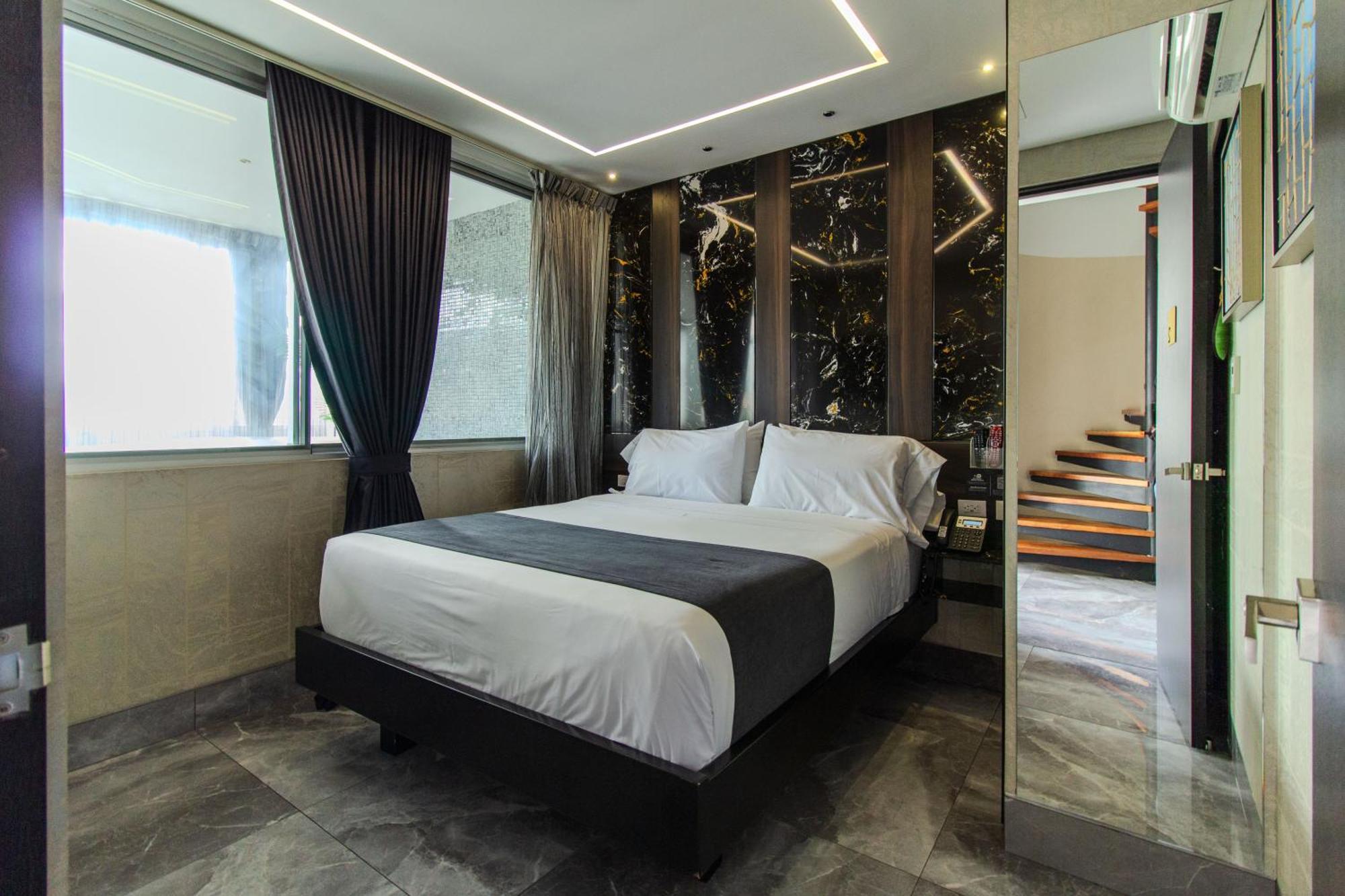 4-Bedroom penthouse Hot Tub,1758795801:JPEG